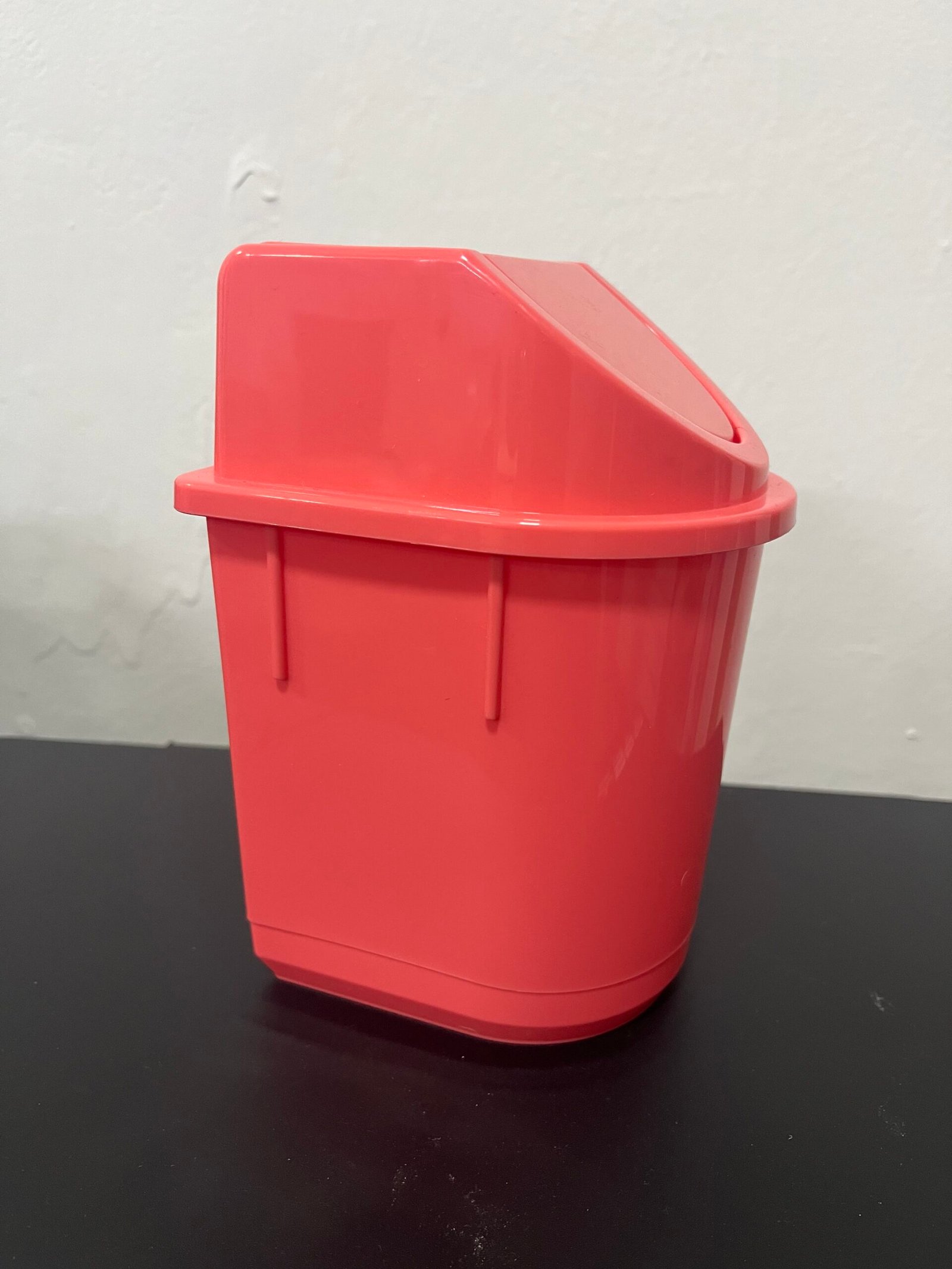 PAPELERA SOBRE MESADA
