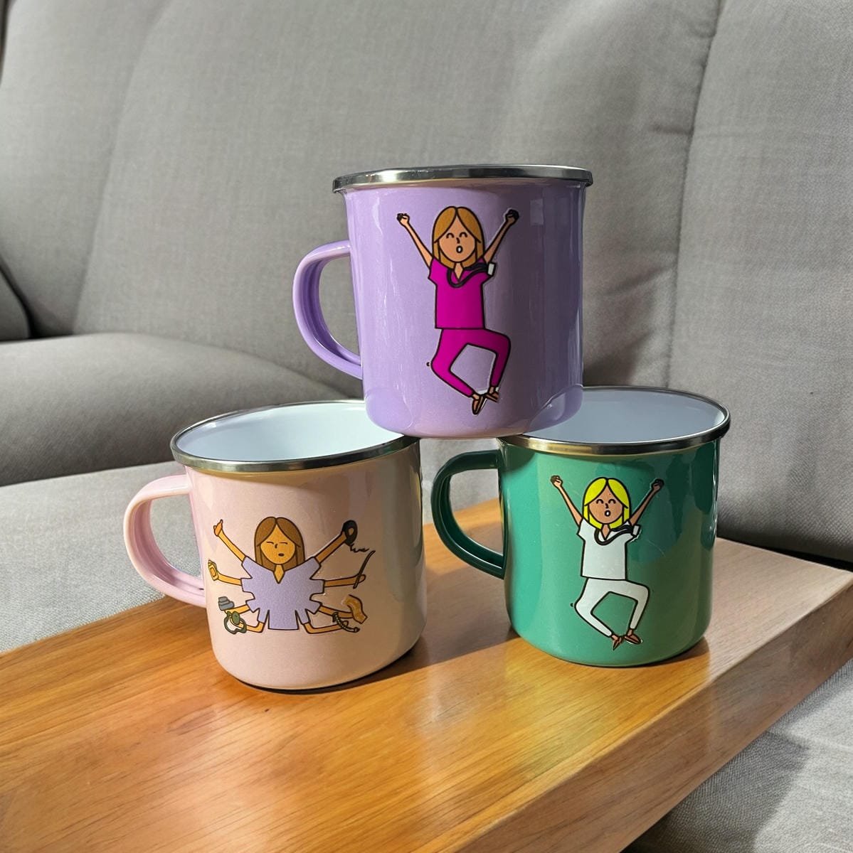 JARRO ESMALTADO CON DISEÑO ESTAMPADO